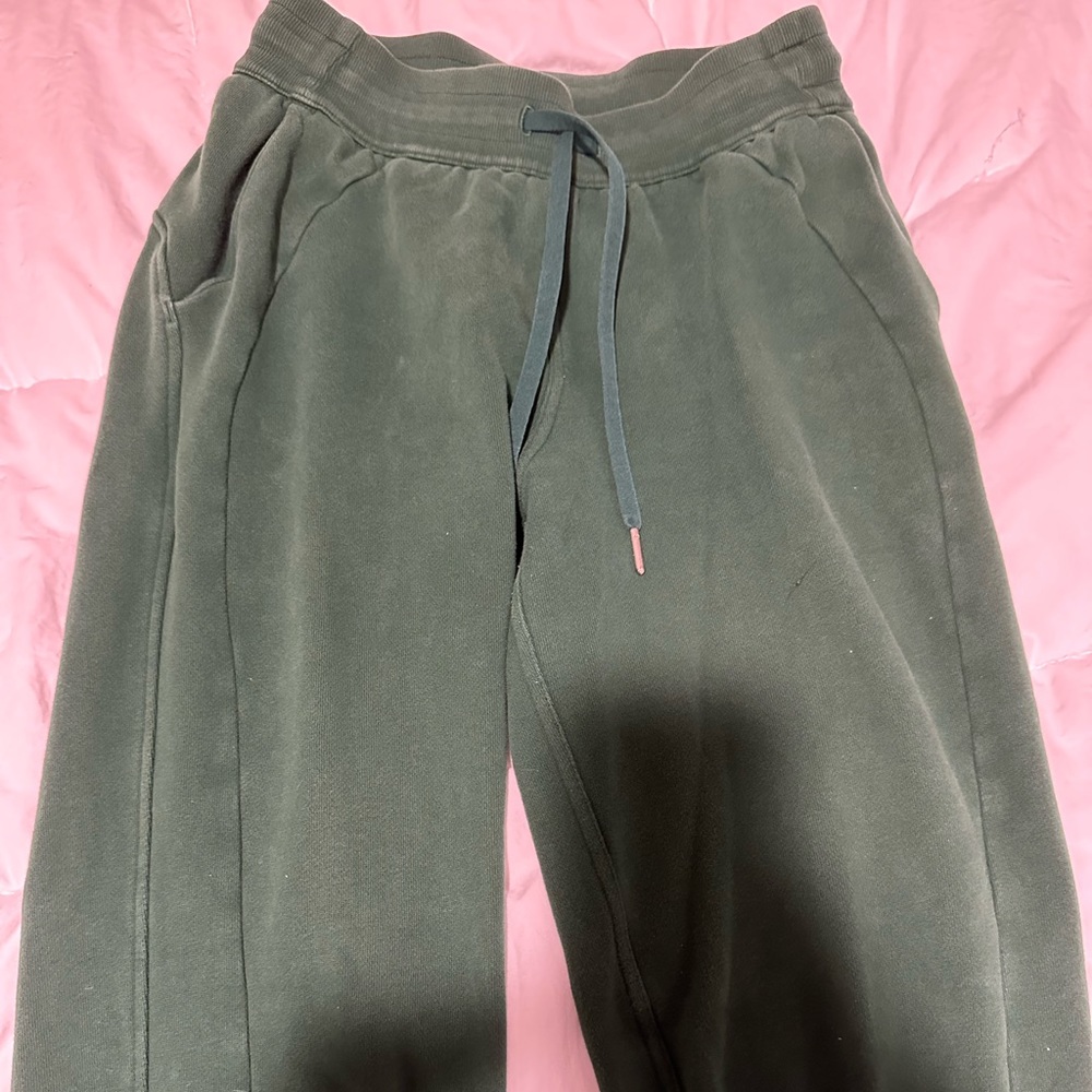 Lulu green sweatpants